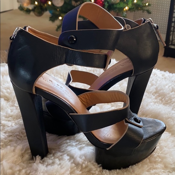 Sandal - Picture 5 of 8